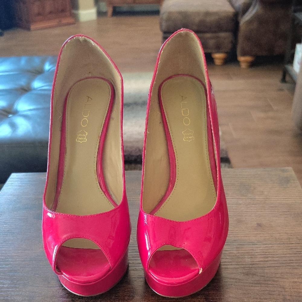 Red High Heel Pumps - Picture 3 of 5